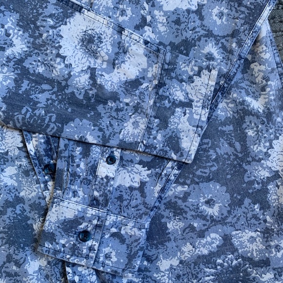 VERDO Long Sleeve casual button down floral print - Picture 9 of 15